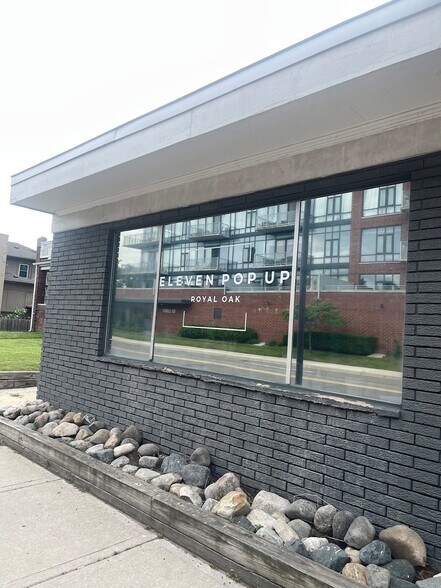 More Photos Of 520-522 E Eleven Mile Rd, Royal Oak Freestanding For Sale