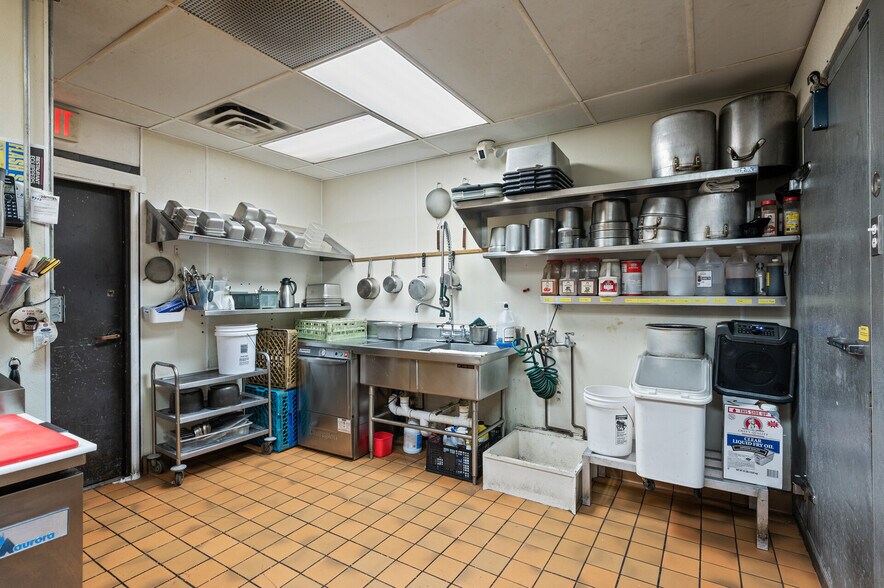 More Photos Of 7429 E River Rd, Fridley Restaurant For Sale