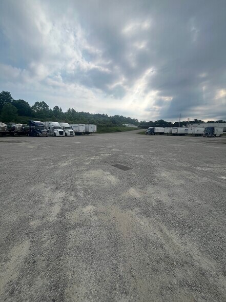 More Photos Of 2250 Industrial Dr, Connellsville Warehouse For Lease
