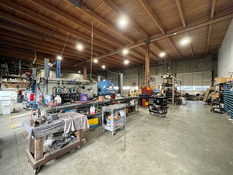 More Photos Of 275 S 7th Ave, Sequim Auto Repair For Sale