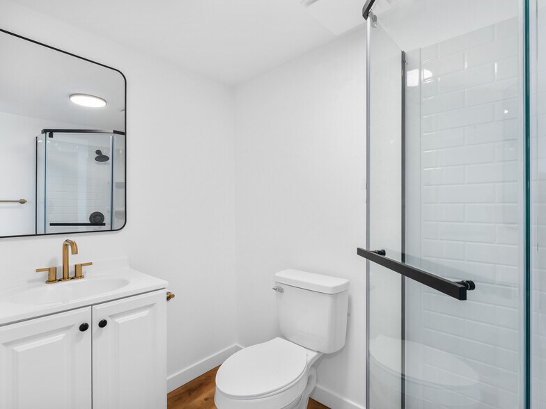 More Photos Of 525 SW 4th Ave, Canby Apartments For Sale