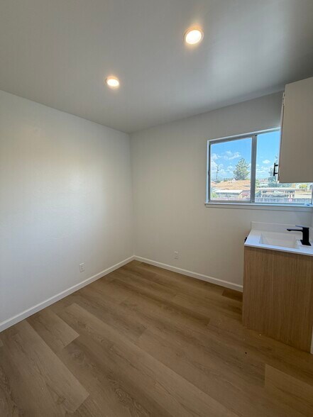 More Photos Of 19830 Lake Chabot Rd, Castro Valley Medical For Lease