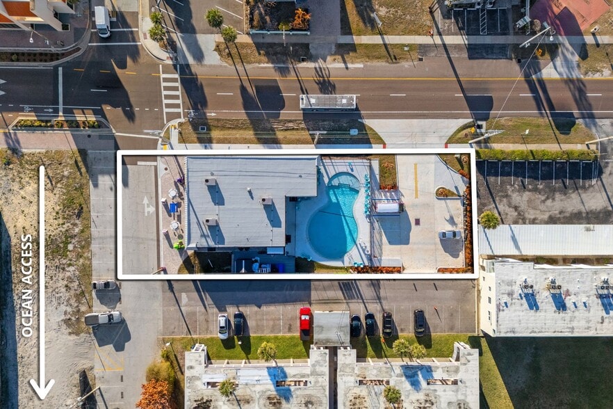 Primary Photo Of 101 N Atlantic Ave, Cocoa Beach General Retail For Sale