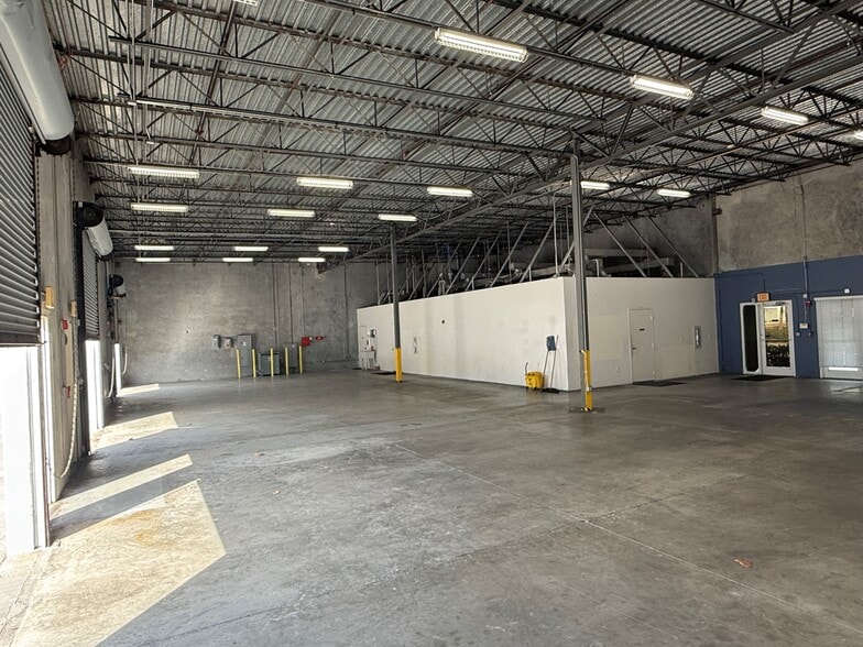 More Photos Of 660 NW Enterprise Dr, Port Saint Lucie Unknown For Lease