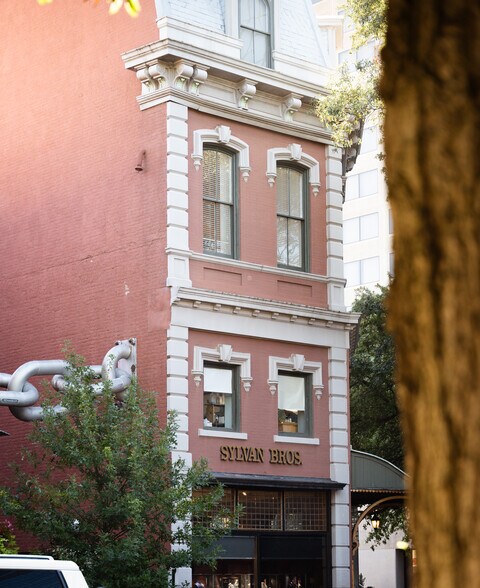 More Photos Of 1500 Main St, Columbia General Retail For Lease