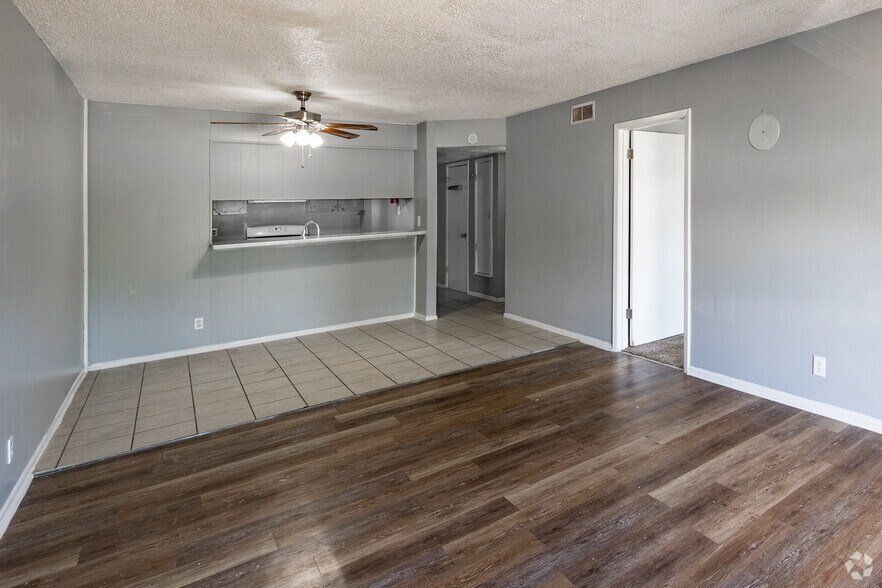 More Photos Of 7314-100 Oak Manor Dr, San Antonio Apartments For Sale