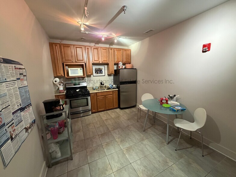 More Photos Of 2600 Beverly Dr, Aurora Light Distribution For Sale