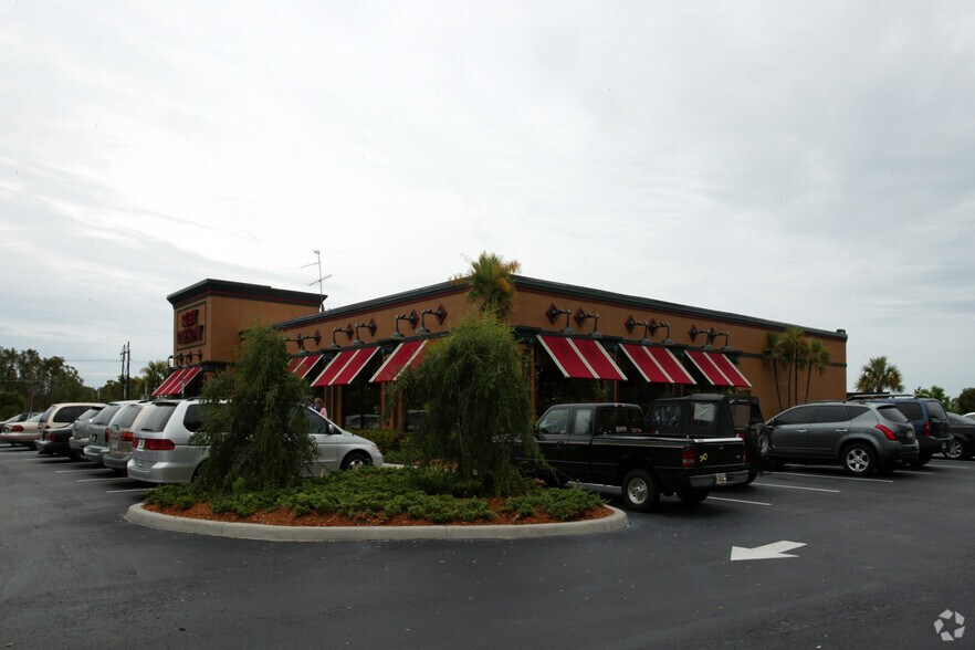 More Photos Of 9001 Park Royal Dr, Fort Myers Restaurant For Sale