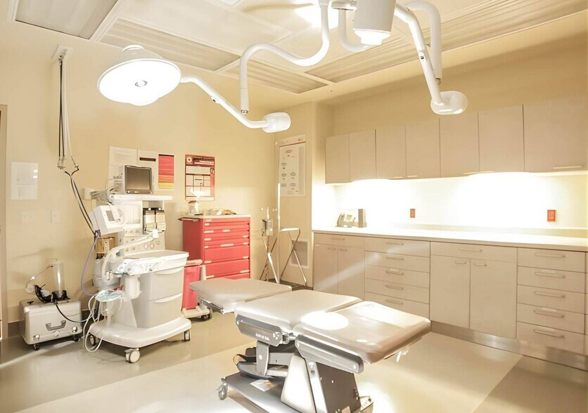 More Photos Of 620 W 32nd St, Joplin Medical For Sale