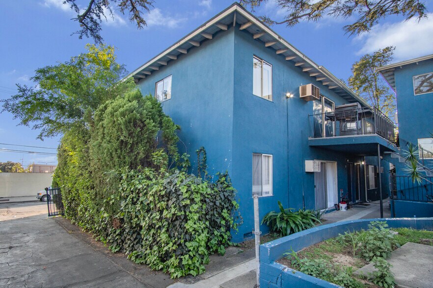 More Photos Of 755-757 E Pine St, Altadena Apartments For Sale