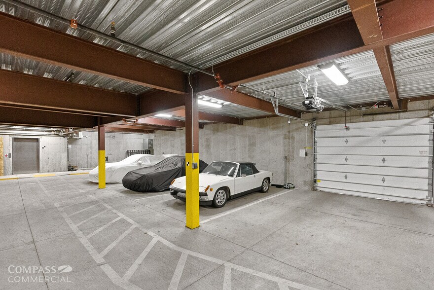 More Photos Of 123 SW Columbia St, Bend Office For Sale