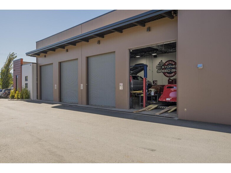 More Photos Of 45949 Rowat Av, Chilliwack Auto Repair For Sale