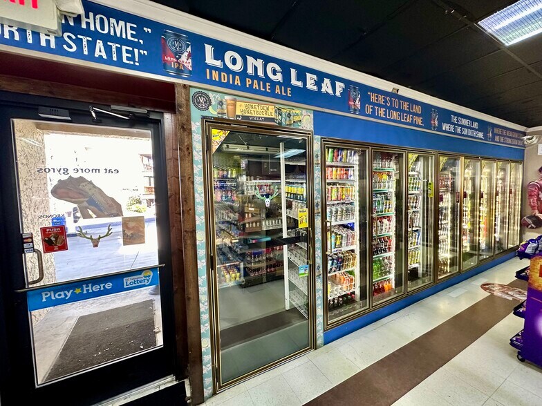 More Photos Of 450 E King St, Boone Service Station For Sale