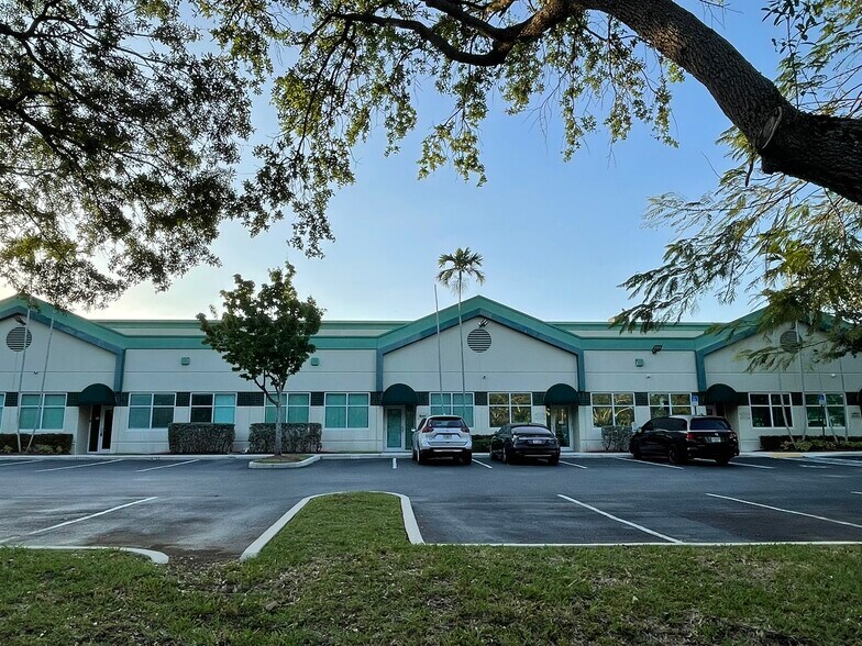 More Photos Of 757 Shotgun Rd, Sunrise Light Manufacturing For Lease