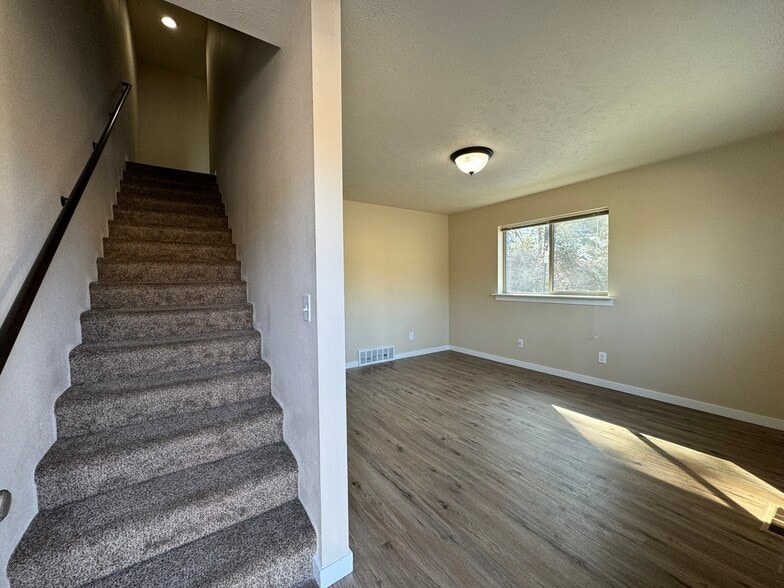 More Photos Of 917-922 W Pirate Ln, Spokane Apartments For Sale