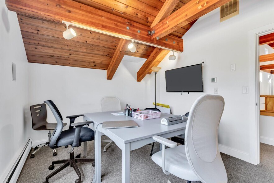 More Photos Of 1049 Main St, West Barnstable Medical For Sale