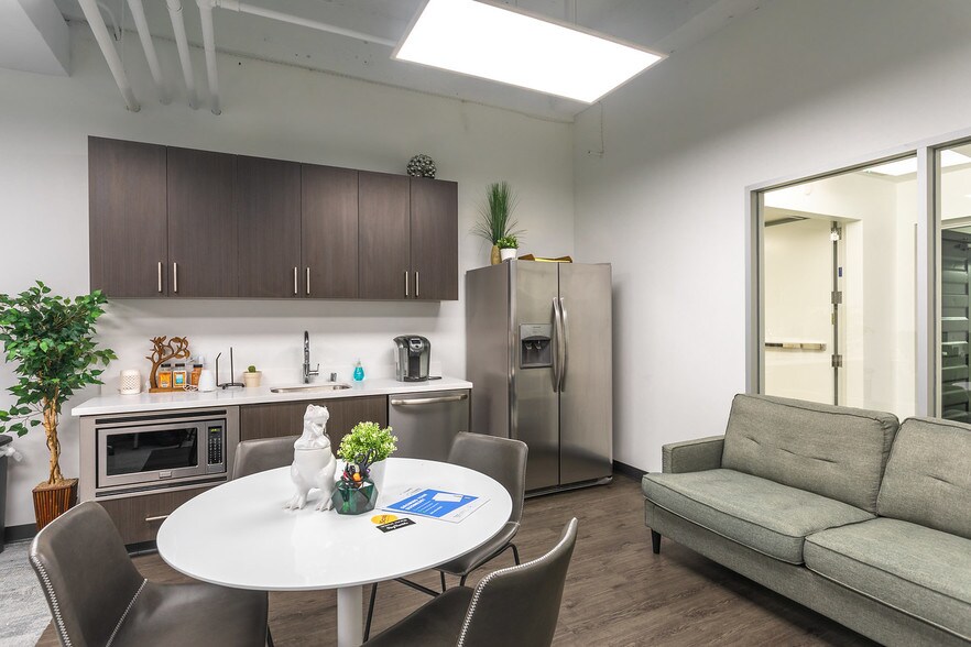 More Photos Of 318 W Adams St, Chicago Office For Lease