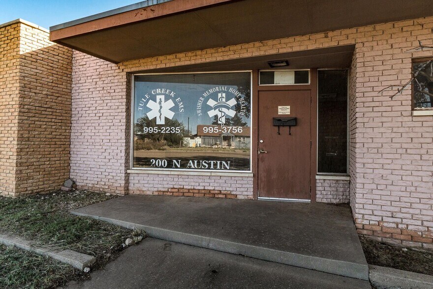 More Photos Of 200 N Austin Ave, Tulia Office For Sale