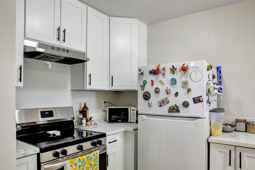 More Photos Of 12325 Chandler Blvd, Valley Village Apartments For Sale