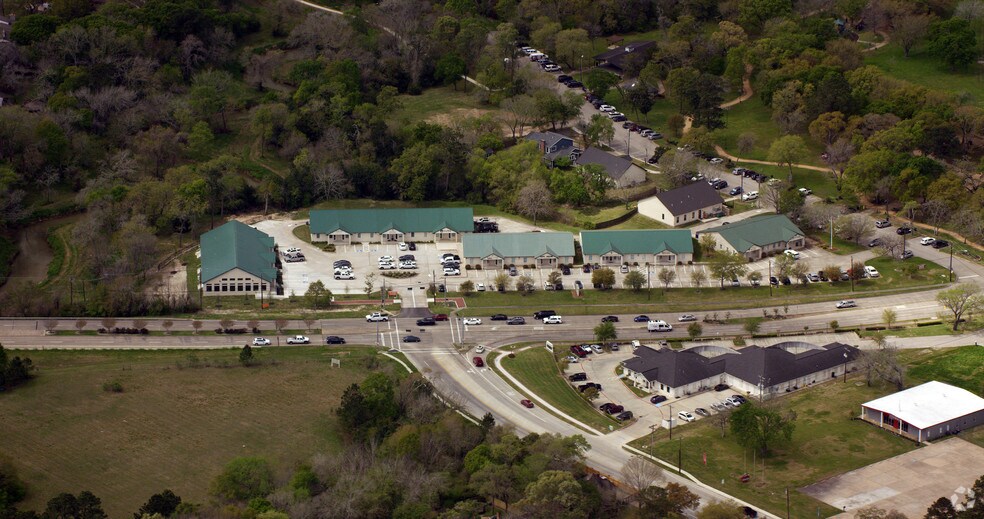 More Photos Of 1110 S Friendswood Dr, Friendswood Unknown For Lease