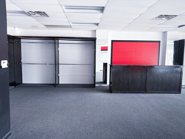 More Photos Of 19330 Livernois Ave, Detroit General Retail For Lease