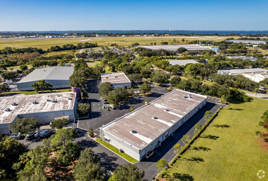 More Photos Of 7509 Pennsylvania Ave, Sarasota Showroom For Lease