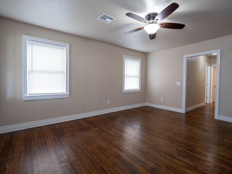 More Photos Of 1000 NE 19th St, Oklahoma City Multifamily For Sale