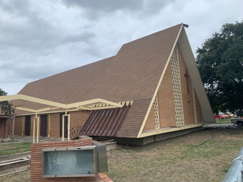 More Photos Of 4611 San Pedro, San Antonio Religious Facility For Sale