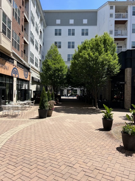 More Photos Of 515 West Ave, Norwalk Unknown For Lease