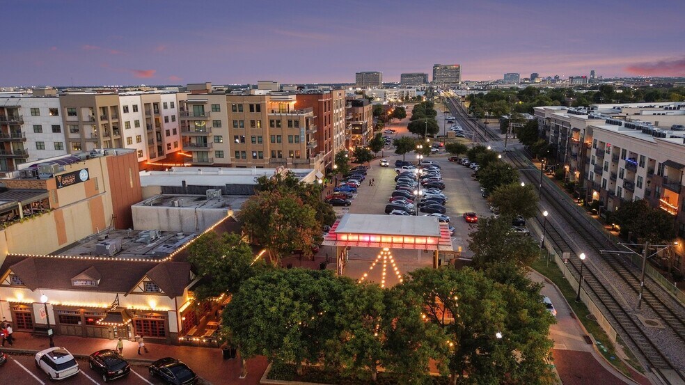 More Photos Of 1013 E 15th St, Plano Storefront For Sale