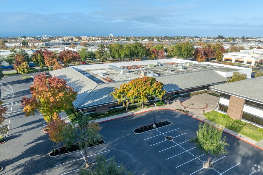 More Photos Of 688-698 Gibraltar Ct, Milpitas Research And Development For Lease