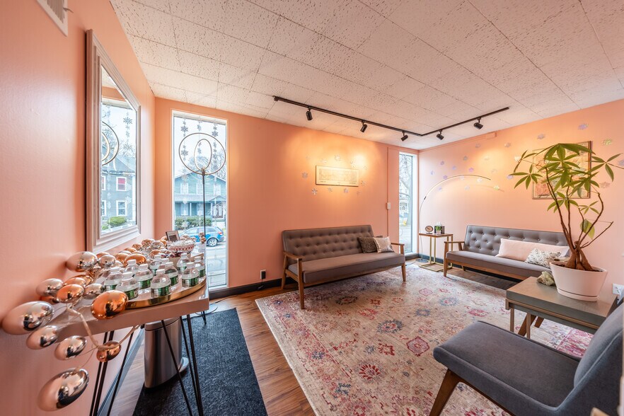 More Photos Of 71 Park Ave, Rochester Medical For Sale