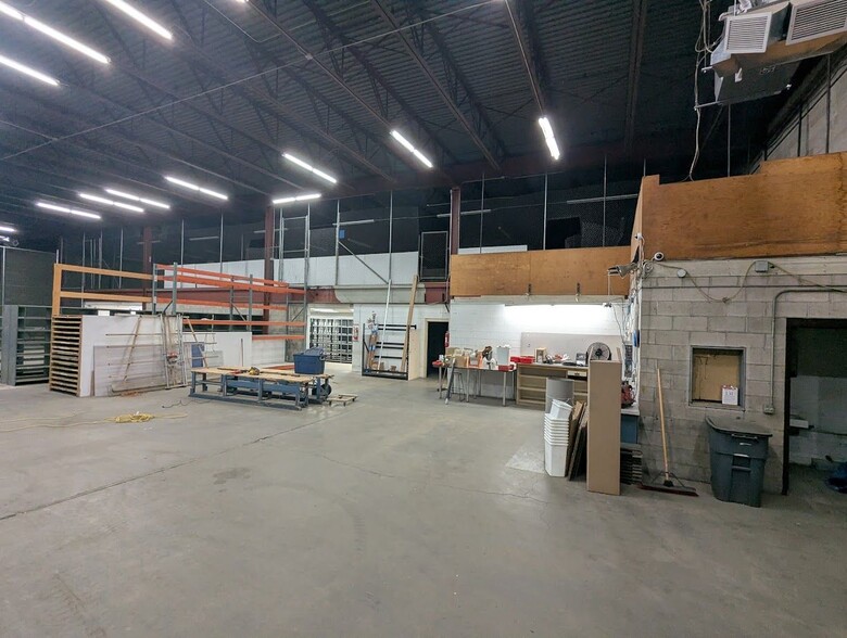 More Photos Of 284 Bliss St, West Springfield Warehouse For Lease