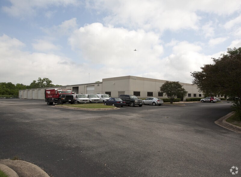 More Photos Of 1106 Smith Rd, Austin Warehouse For Lease