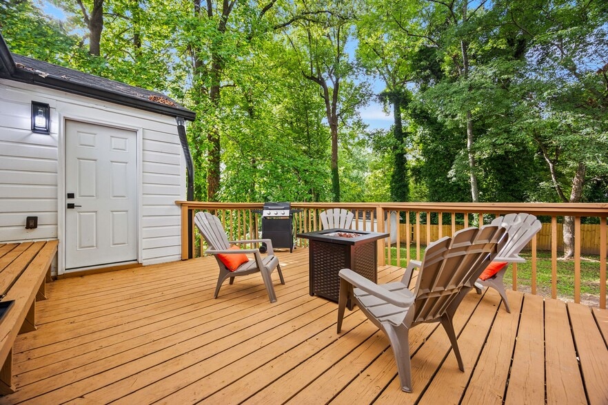 More Photos Of 10 Claire Dr, Atlanta Multifamily For Sale