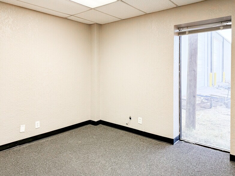 More Photos Of 2585 W Interstate 20, Odessa Manufacturing For Lease