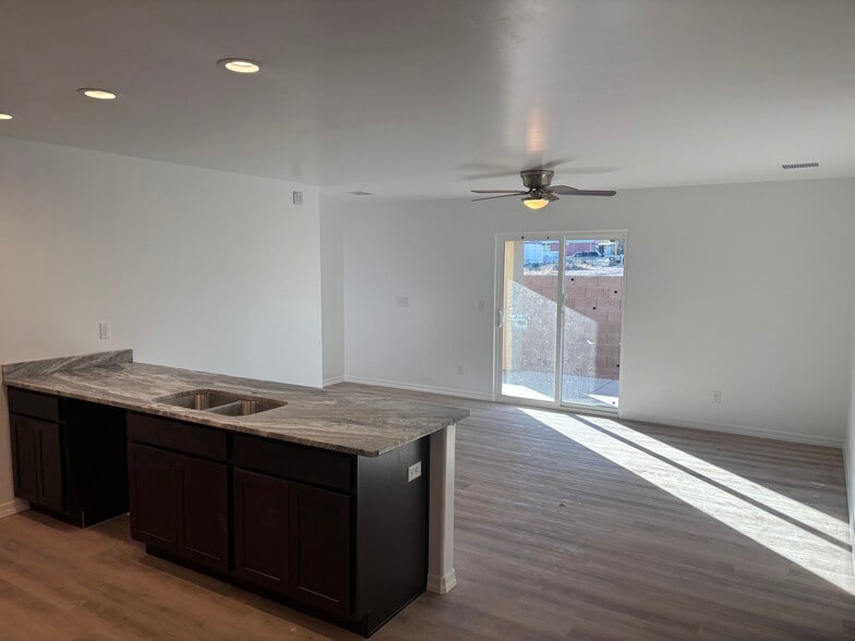 More Photos Of 901 Berk Ave, Kingman Apartments For Sale