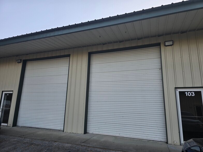 More Photos Of 1155 NE 17th Rd, Ocala Warehouse For Lease