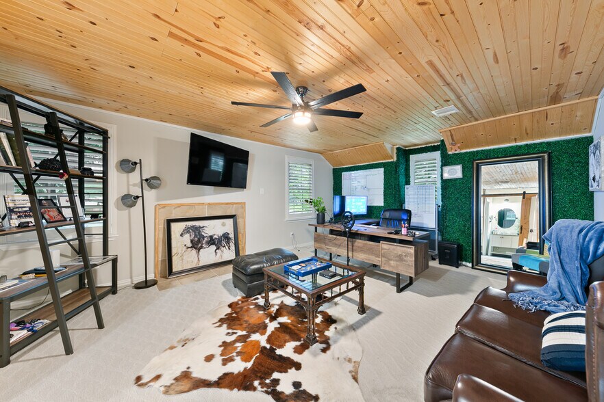More Photos Of 10419 W Hidden Lake Ln, Richmond Lodge Meeting Hall For Sale