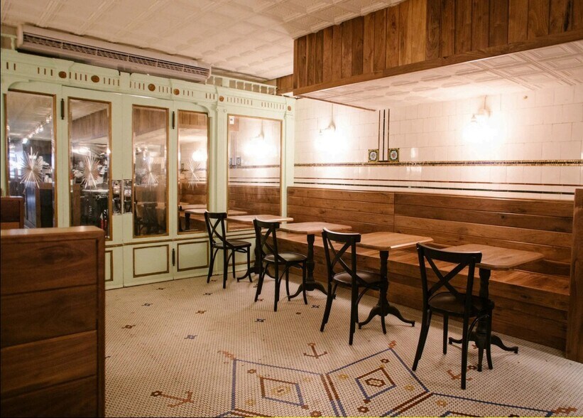 More Photos Of 176 1st Ave, New York Storefront Retail Residential For Lease