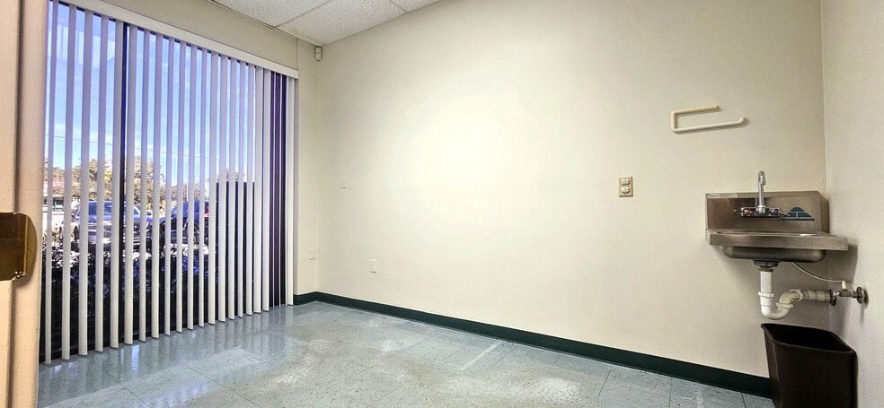 More Photos Of 1706 E Semoran Blvd, Apopka Medical For Sale