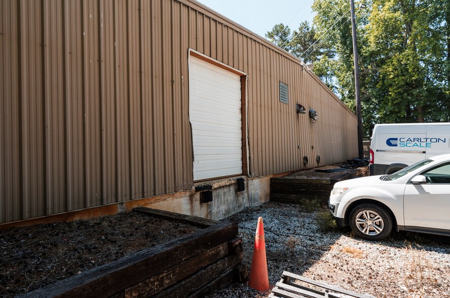 More Photos Of 120 Landmark Dr, Greensboro Warehouse For Lease