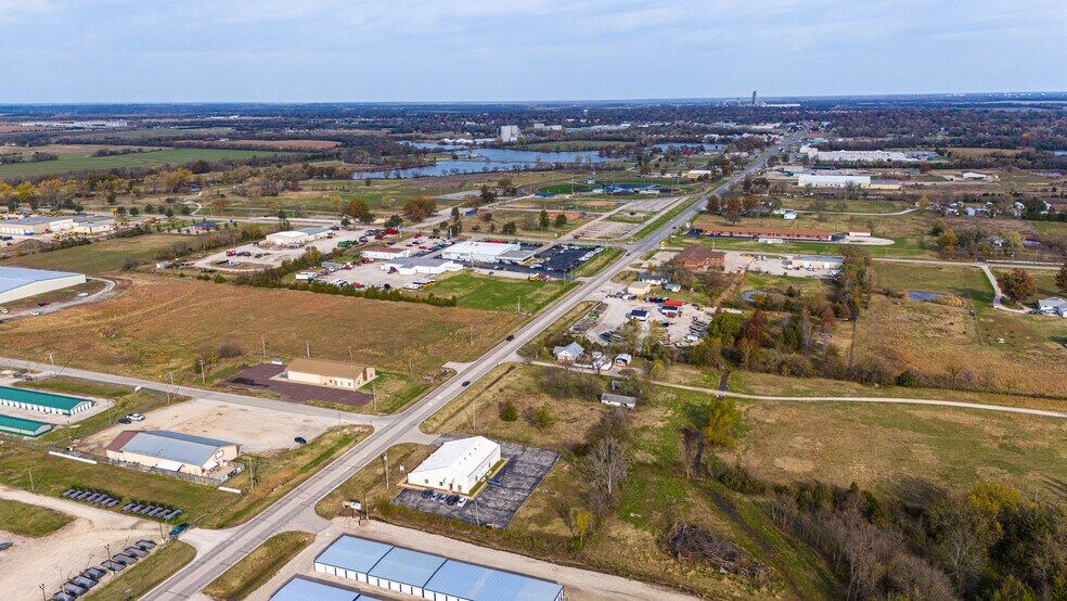 More Photos Of 3802 S Santa Fe Ave, Chanute Medical For Sale