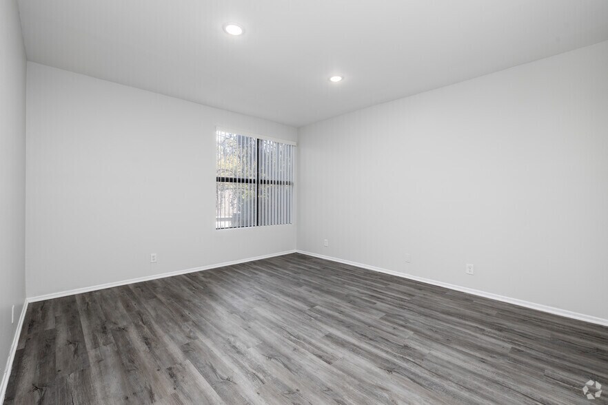 More Photos Of 1527 Veteran Ave, Los Angeles Apartments For Sale