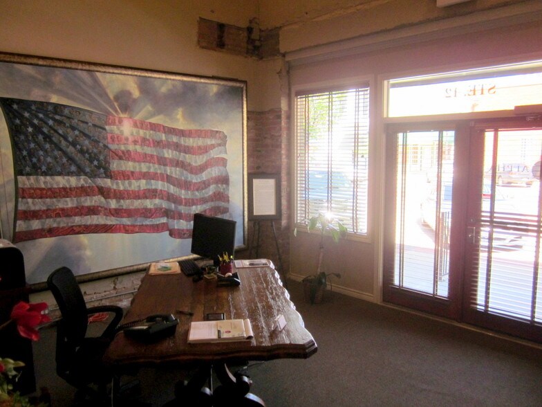 More Photos Of 208 N Bryan Ave, Bryan Office Residential For Lease