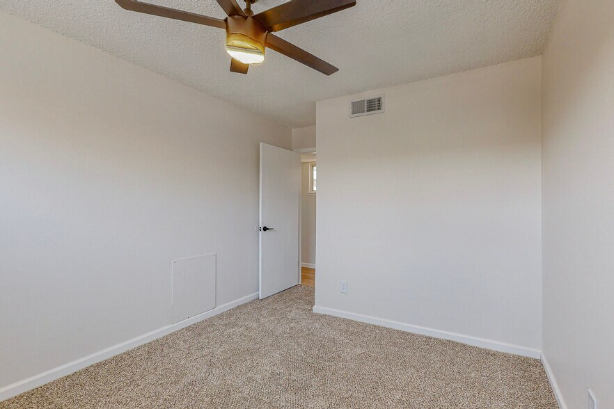 More Photos Of 1309 Virginia St NE, Albuquerque Apartments For Sale