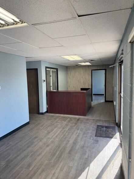 More Photos Of 11480 Cherokee St, Northglenn Warehouse For Lease