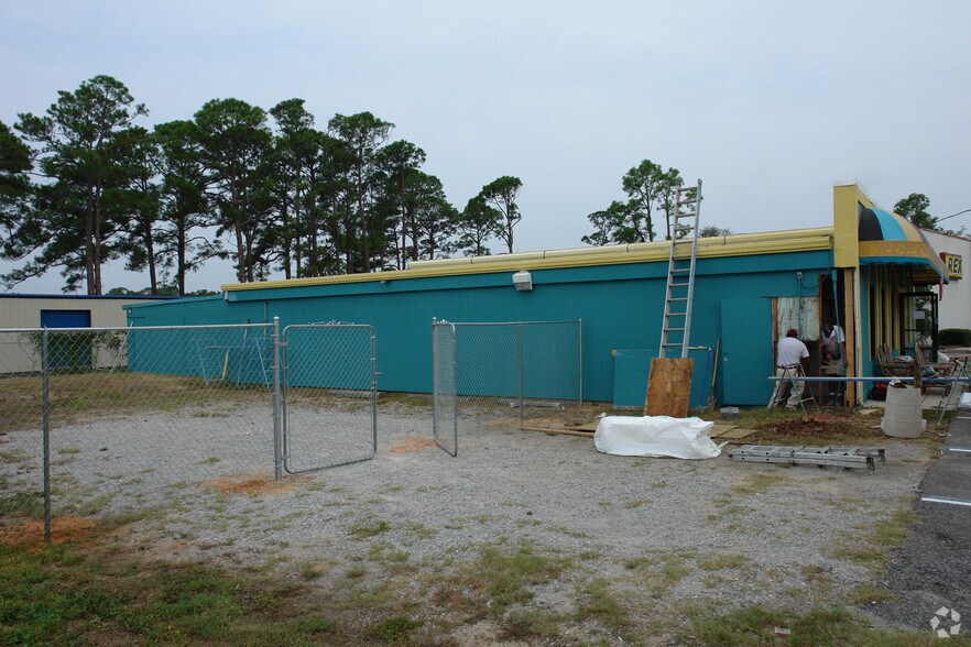 More Photos Of 90 Mary Esther Blvd, Mary Esther Freestanding For Lease