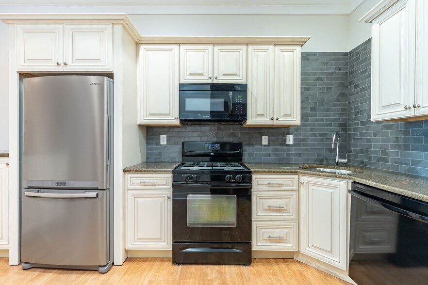 More Photos Of 4557 Manayunk Ave, Philadelphia Apartments For Sale