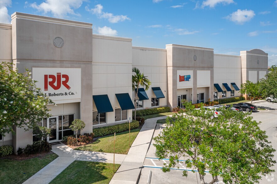 More Photos Of 2501 NW 34th Pl, Pompano Beach Warehouse For Lease